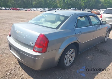 2006 Chrysler 300 Touring from USA, damaged, VIN 2C3LA53G06H454645